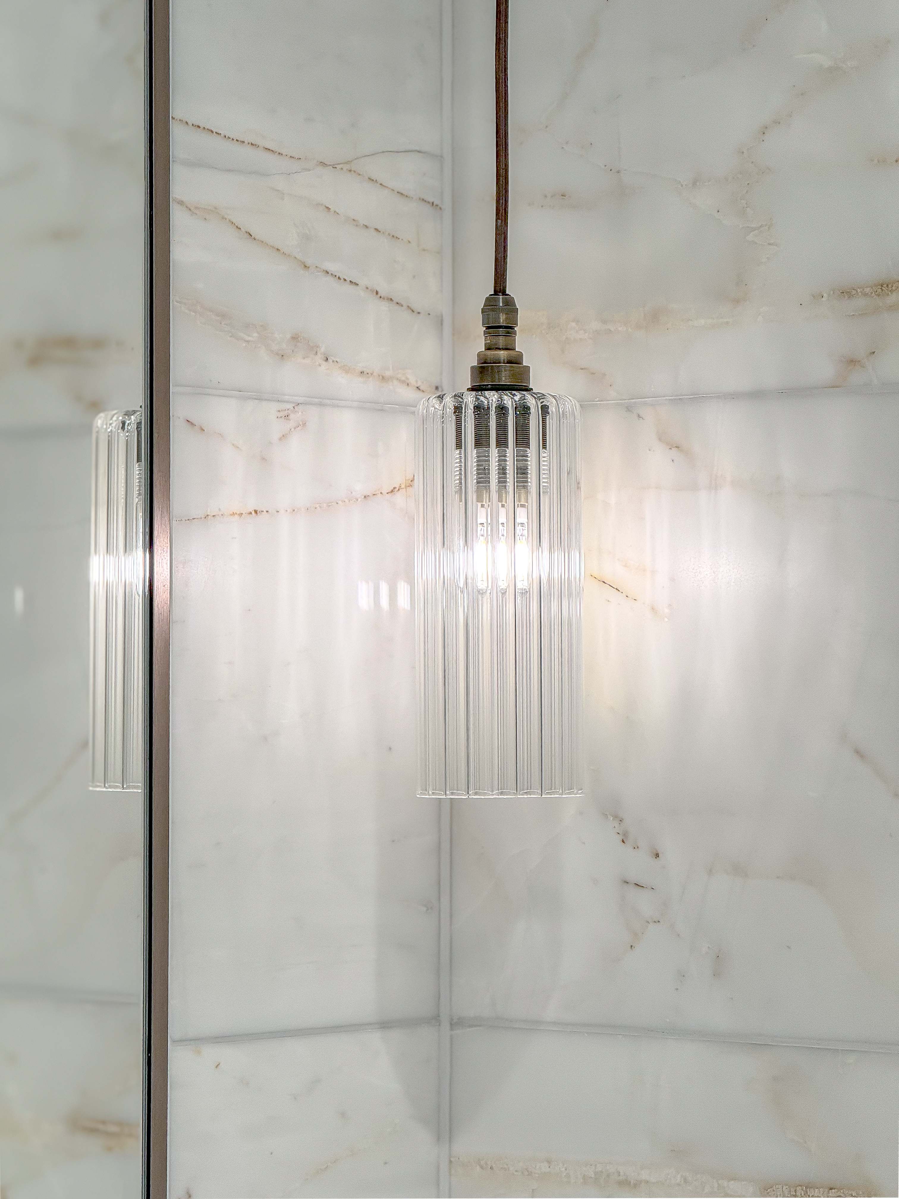 Glass pendant light fixture